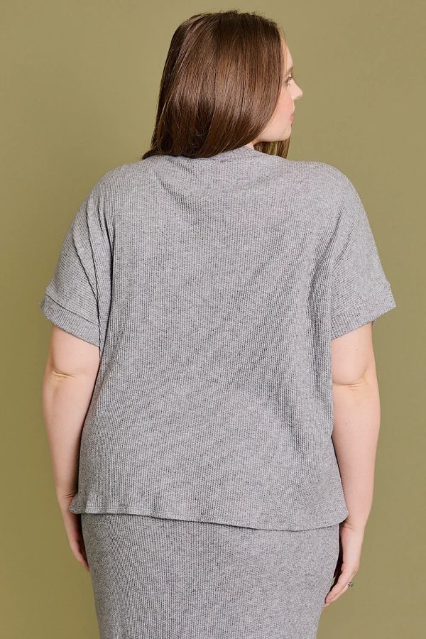 Plus Size Gray Ribbed Short Sleeve Crew Neck Relaxed Fit Knit Top - Image 2