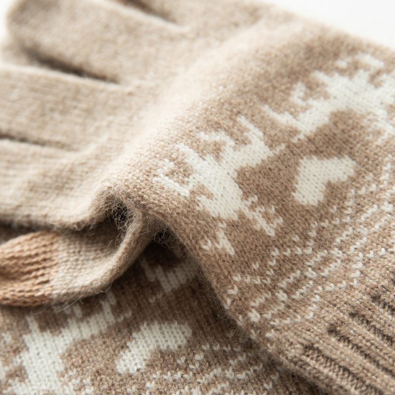 Unisex Nordic Reindeer Touchscreen Knit Gloves – Warm Winter Full Finger Gloves - Image 5